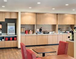 TownePlace Suites by Marriott Milwaukee Grafton Kahvaltı