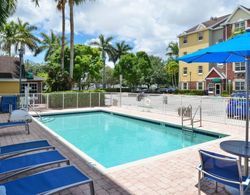 TownePlace Suites Miami Airport West/Doral Area Havuz