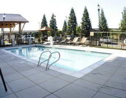 TownePlace Suites Redding Genel