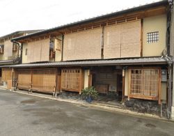 Traditional Kyoto Inn serving Kyoto cuisine IZUYASU Öne Çıkan Resim