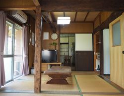 Traditional Oki-House Adan Oda Düzeni