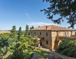 Tranquil Holiday Home in Volterra With Swimming Pool Dış Mekan