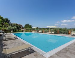 Tranquil Holiday Home in Volterra With Swimming Pool Öne Çıkan Resim