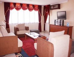 Travellers Suites Serviced Apartments Oda Düzeni