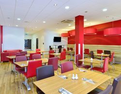 Travelodge Aberdeen Central Justice Mill Yeme / İçme