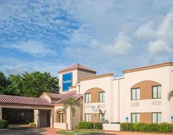 Travelodge by Wyndham Fort Myers Airport Genel