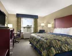 Travelodge by Wyndham Oshawa Whitby Genel