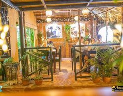 Tropic Hostel and Restaurant Genel