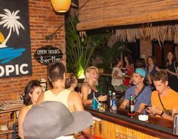 Tropic Hostel and Restaurant Genel