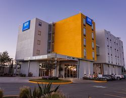 TRYP by Wyndham San Luis Potosi Hotel & Suites Dış Mekan