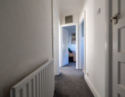 Two Bedroom Apartment in Dartford İç Mekan