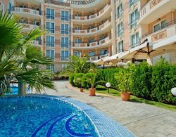 Two Bedroom Apartment with Large Balcony Havuz