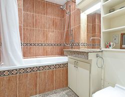 Typically English 2 Bedroom Apartment in Residential Area Near South Kensington Banyo Tipleri