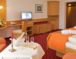 Hotel Tyrol Genel