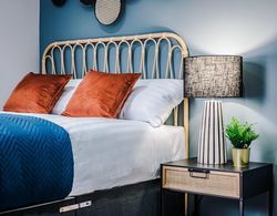 Ultra-modern 2-bedroom Apt Sleeps 8 - With Parking Oda