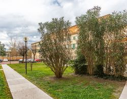 University Apartment con parcheggio e giardino Dış Mekan