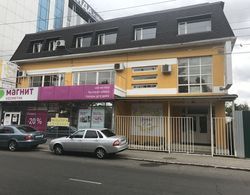 Hostel Uyutnyy Dom Dış Mekan