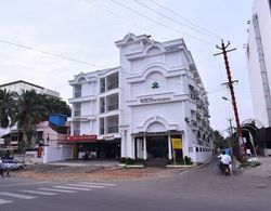 Hotel Vashanth Krishna Dış Mekan