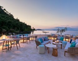 Vathi Cove Luxury Resort & Spa Yerinde Yemek