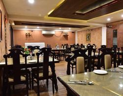 Hotel Venkatesh Regency Yerinde Yemek