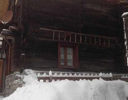 Very big Chalet With Comfortable and Rustic Decor Dış Mekan