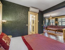 Vibrant Suite Located in Heart of Historic Area Oda