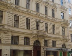 Vienna Hotspot - Staatsoper Dış Mekan