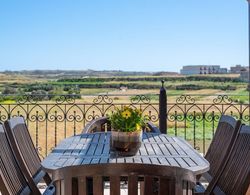 Villayana Gozitan Farmhouse with pool Oda Manzaraları