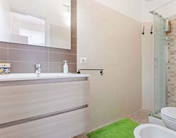 Vintage Holiday Home in Scicli With Balcony Banyo Tipleri