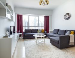 Visually Unique 1BR Apartment in JLT - Sleeps 4! İç Mekan