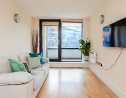 Vivid 2 Bedroom Apartment in Central London Oda Düzeni