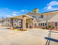 Wamego Inn and Suites Genel