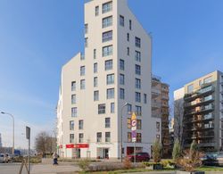 Warsaw Apartment Home Office by Renters Dış Mekan