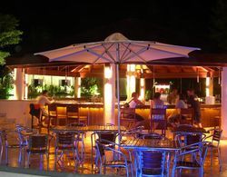 Warwick Fiji Resort & Spa Bar