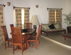 Watamu Villa With Service Personnel Oda Düzeni