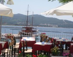Welcome To Hotel Petunia, In Neos-marmaras,xalkidiki ,greece, Triple Room 5 Yerinde Yemek