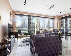 WelHome - Luxurious apartment with Burj Khalifa views Oda Düzeni