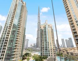 WelHome - Luxurious apartment with Burj Khalifa views Oda Manzaraları