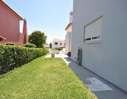 Well-appointed Villa is Situated in the Popular Resort of Vilamoura Dış Mekan