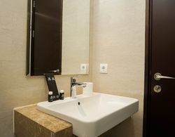 Well Appointed Studio at Menteng Park Apartment Banyo Tipleri