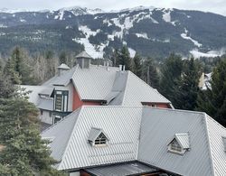 Whistler Village Centre by Latour Dış Mekan