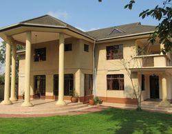 White House of Tanzania - Hostel Dış Mekan