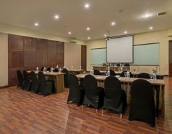 Whiz Prime Hotel Darmo Harapan Surabaya - CHSE Certified Genel