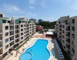 Apartment with Kitchenette in Avalon Complex Dış Mekan