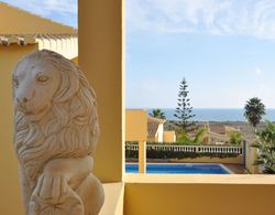 Villa With Views Overlooking the Pool/sea and Meia Praia for a Relaxing Holiday İç Mekan