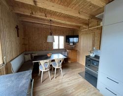 Wooden Holiday Home in Pill With Terrace Yerinde Yemek