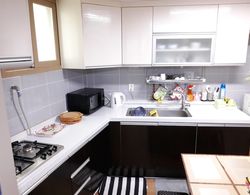 Work Life Balance Guesthouse Busan Station - Hostel Genel