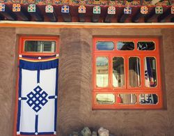 Yangkor Tibetan Homestay - Hostel Dış Mekan