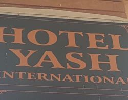 Hotel Yash International Dış Mekan