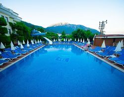 Yel Holiday Resort Havuz